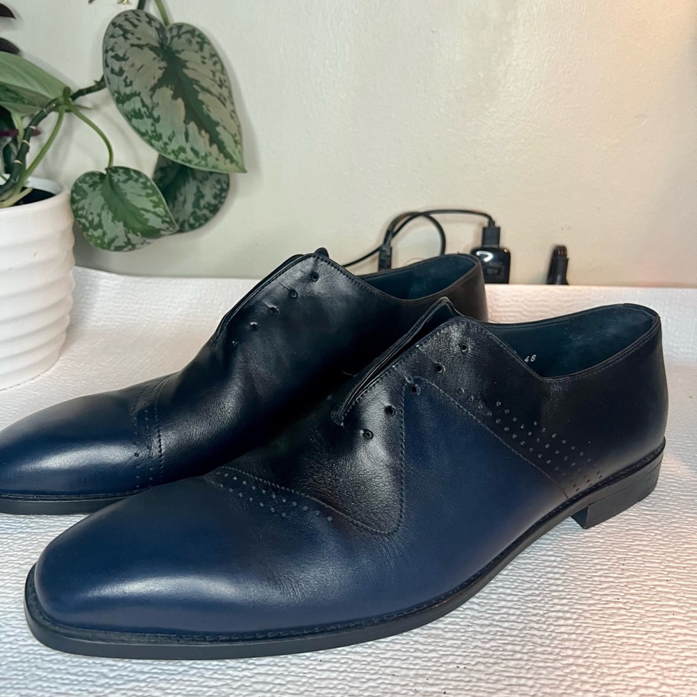 Elegant Black and Blue Men's Dress Shoes